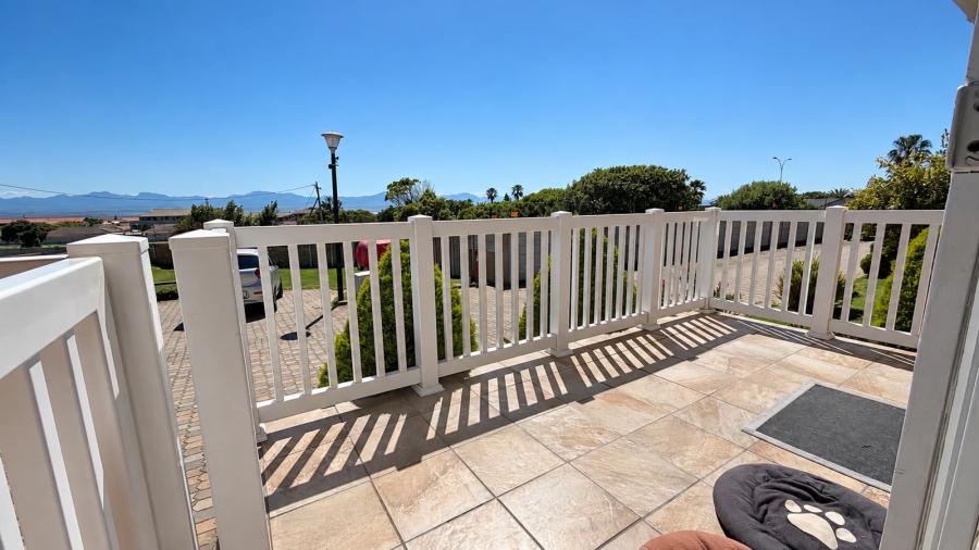 3 Bedroom Property for Sale in Heiderand Western Cape
